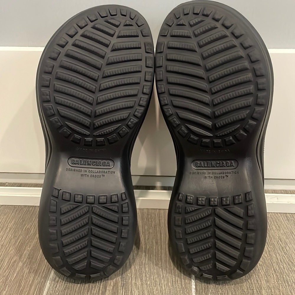 ❗️NEW🖤BALENCIAGA+CROCS🖤Platform Slides. Designed in Collaboration with CROCS - Picture 7 of 11